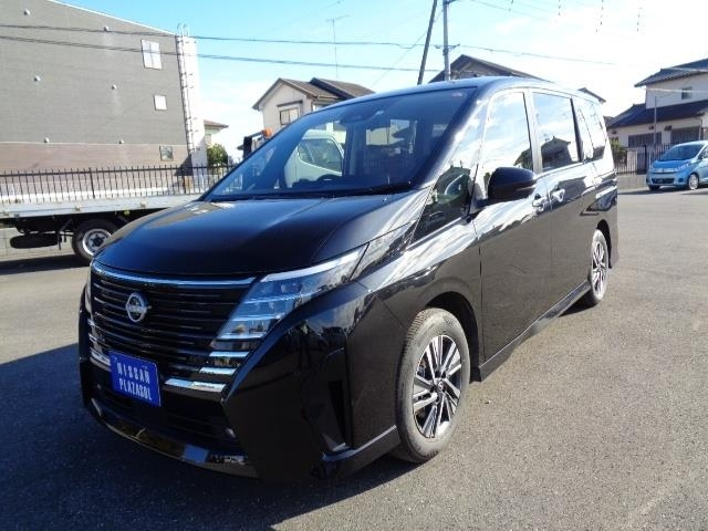 Nissan Serena 2023